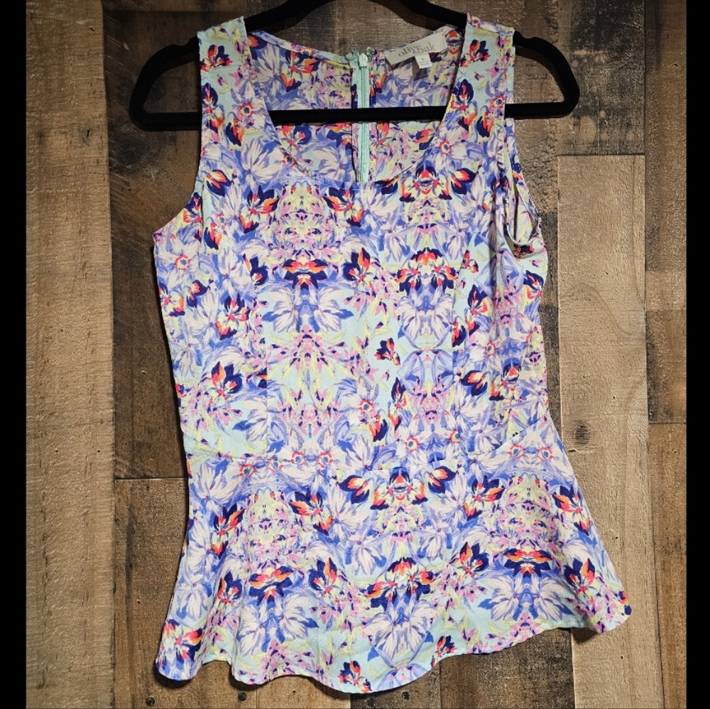 Olive & Oak top